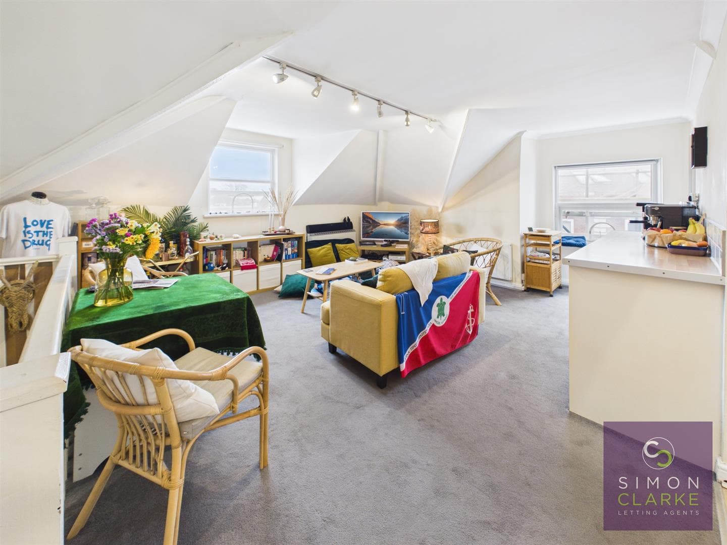 High Road, East Finchley, London, N2 9EB